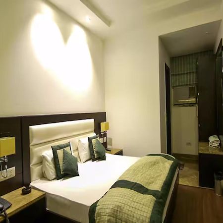 Hotel Chanchal Continental - 02 Mins From New Delhi Railway Station エクステリア 写真