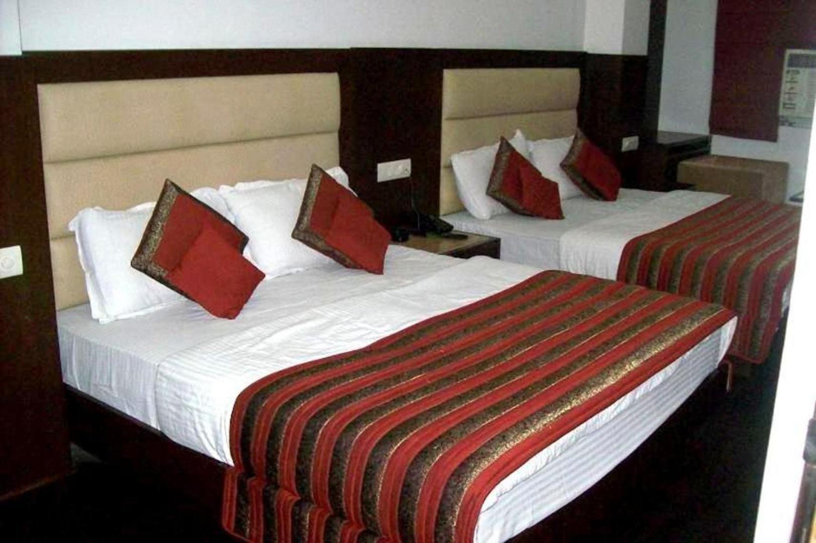 Hotel Chanchal Continental - 02 Mins From New Delhi Railway Station エクステリア 写真