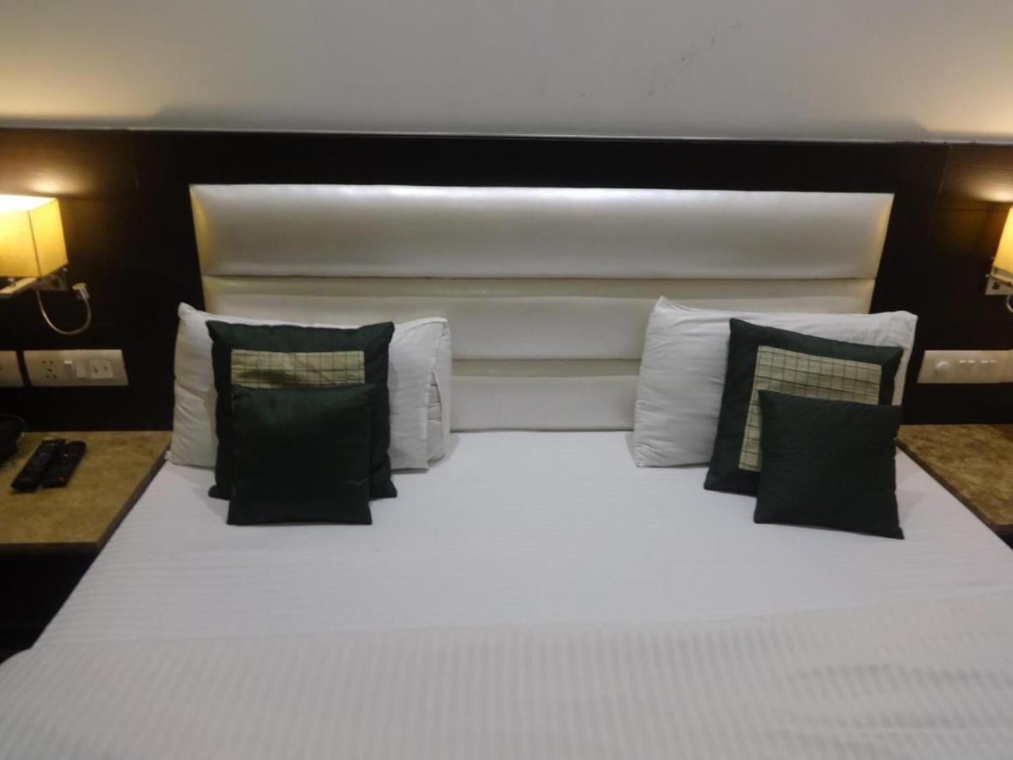 Hotel Chanchal Continental - 02 Mins From New Delhi Railway Station エクステリア 写真