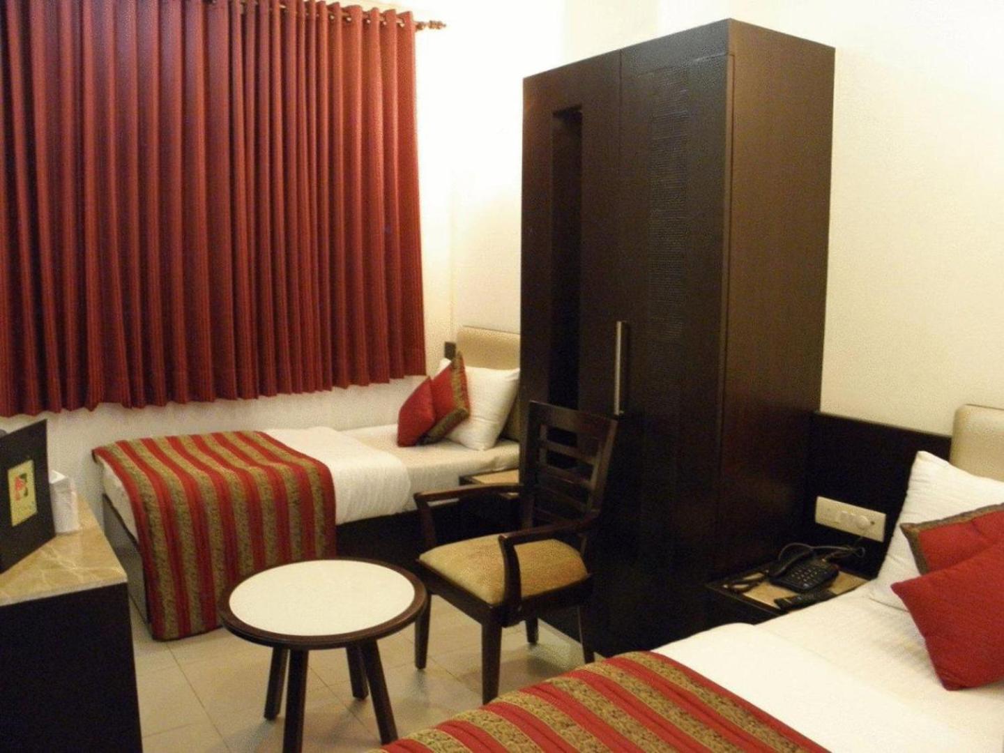 Hotel Chanchal Continental - 02 Mins From New Delhi Railway Station エクステリア 写真