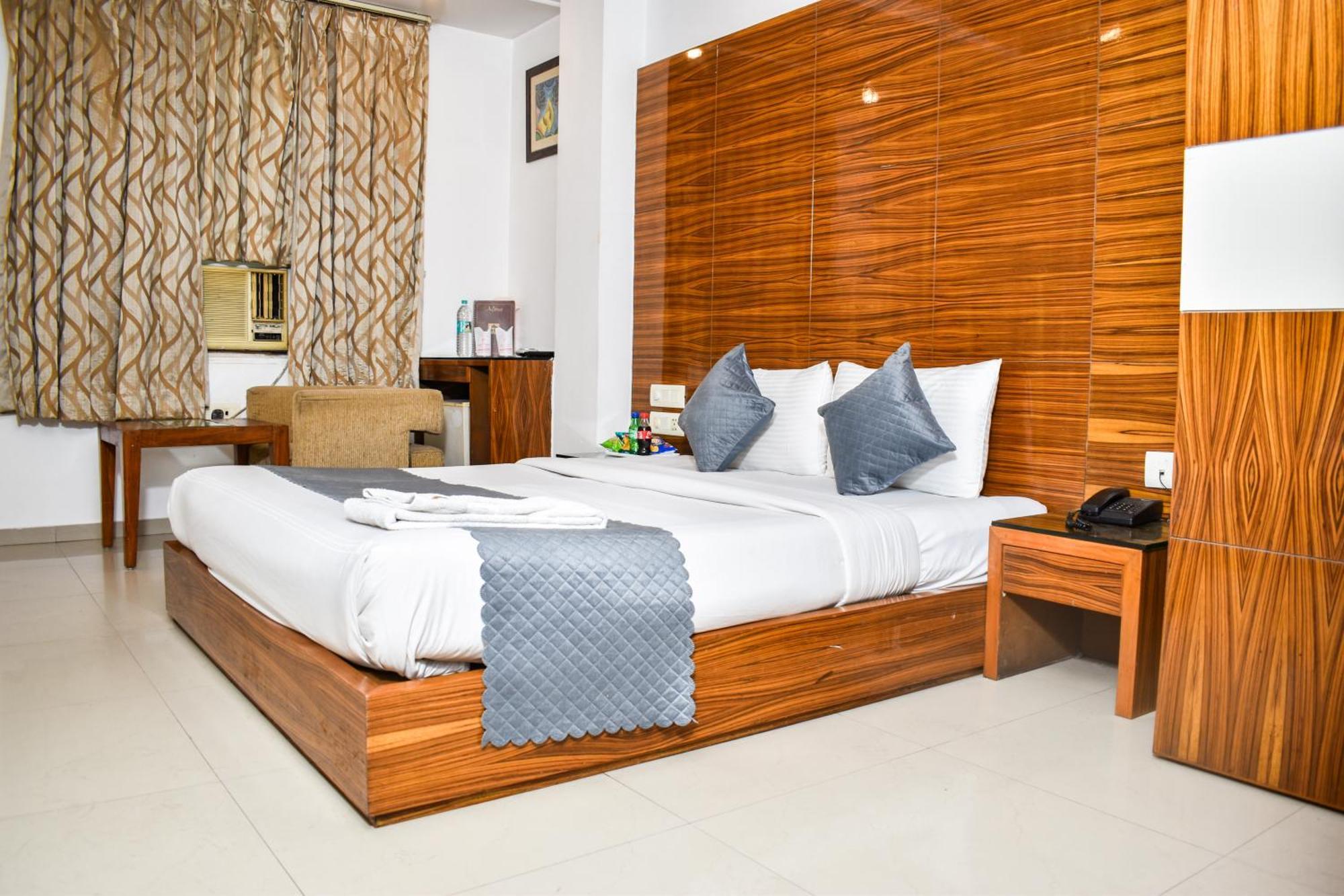 Hotel Chanchal Continental - 02 Mins From New Delhi Railway Station エクステリア 写真