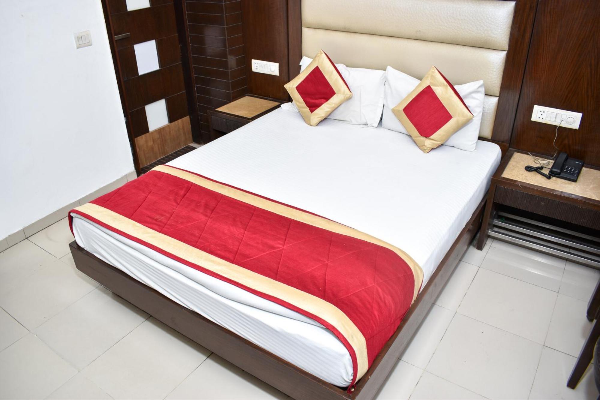Hotel Chanchal Continental - 02 Mins From New Delhi Railway Station エクステリア 写真