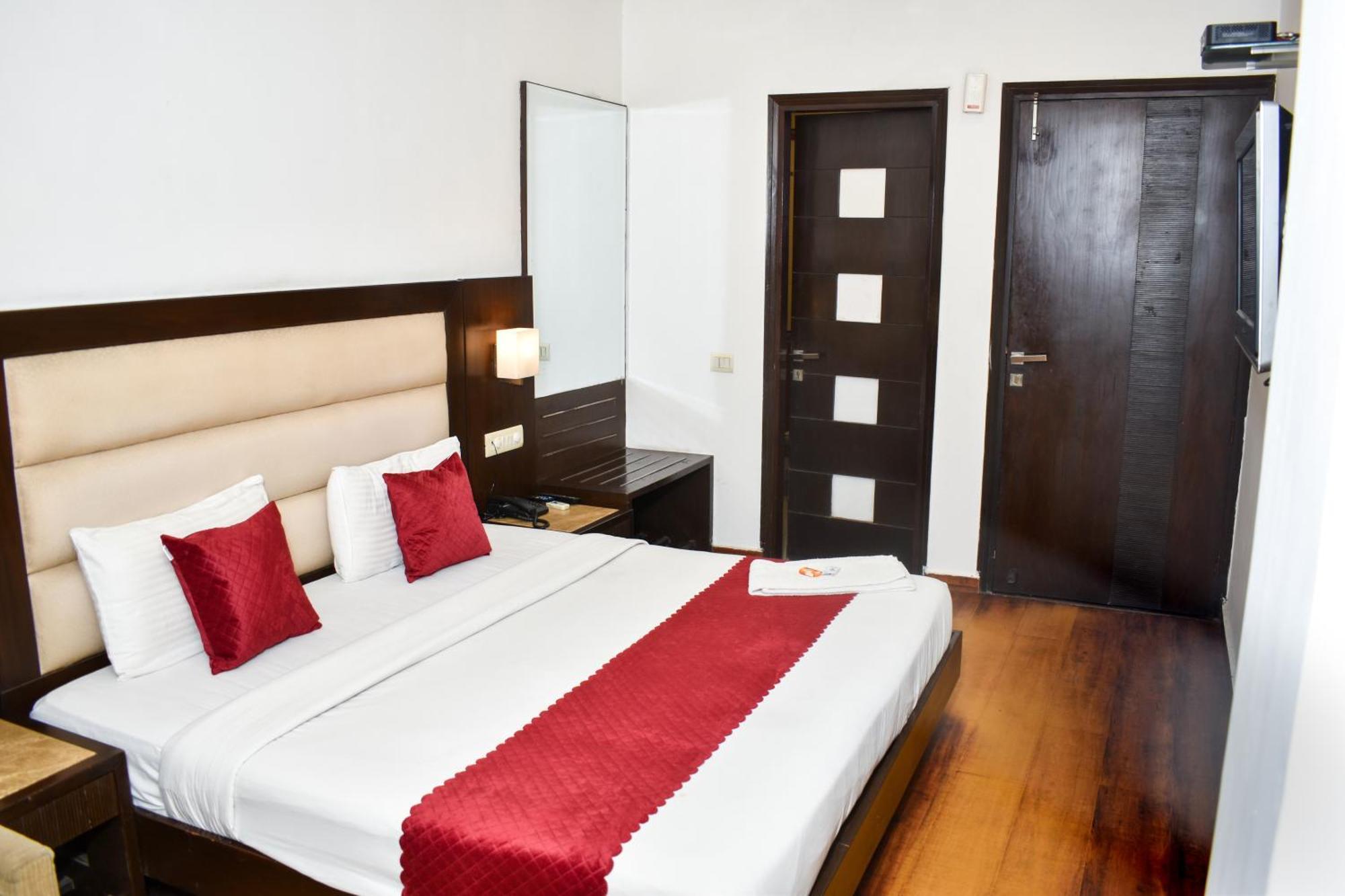 Hotel Chanchal Continental - 02 Mins From New Delhi Railway Station エクステリア 写真