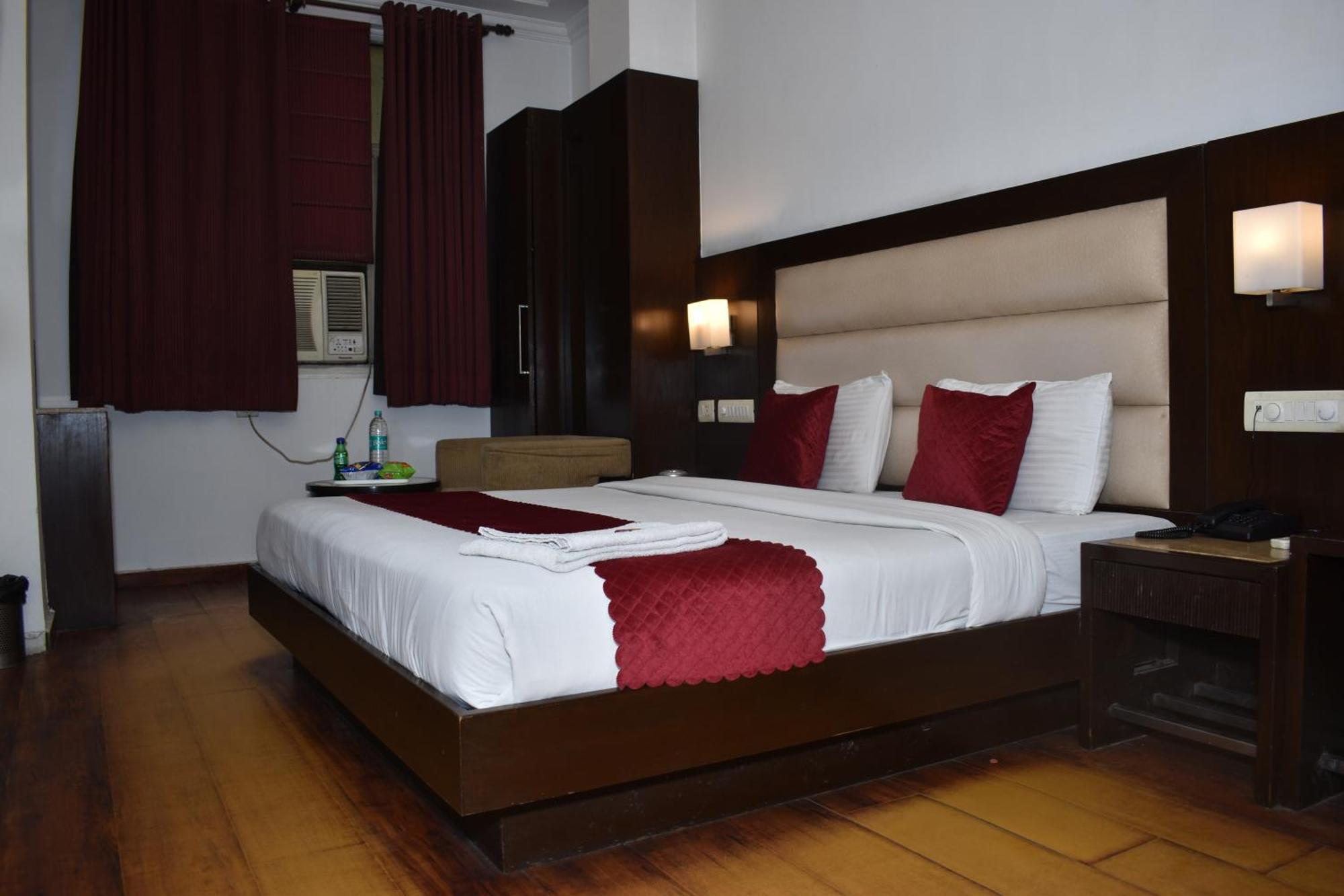 Hotel Chanchal Continental - 02 Mins From New Delhi Railway Station エクステリア 写真