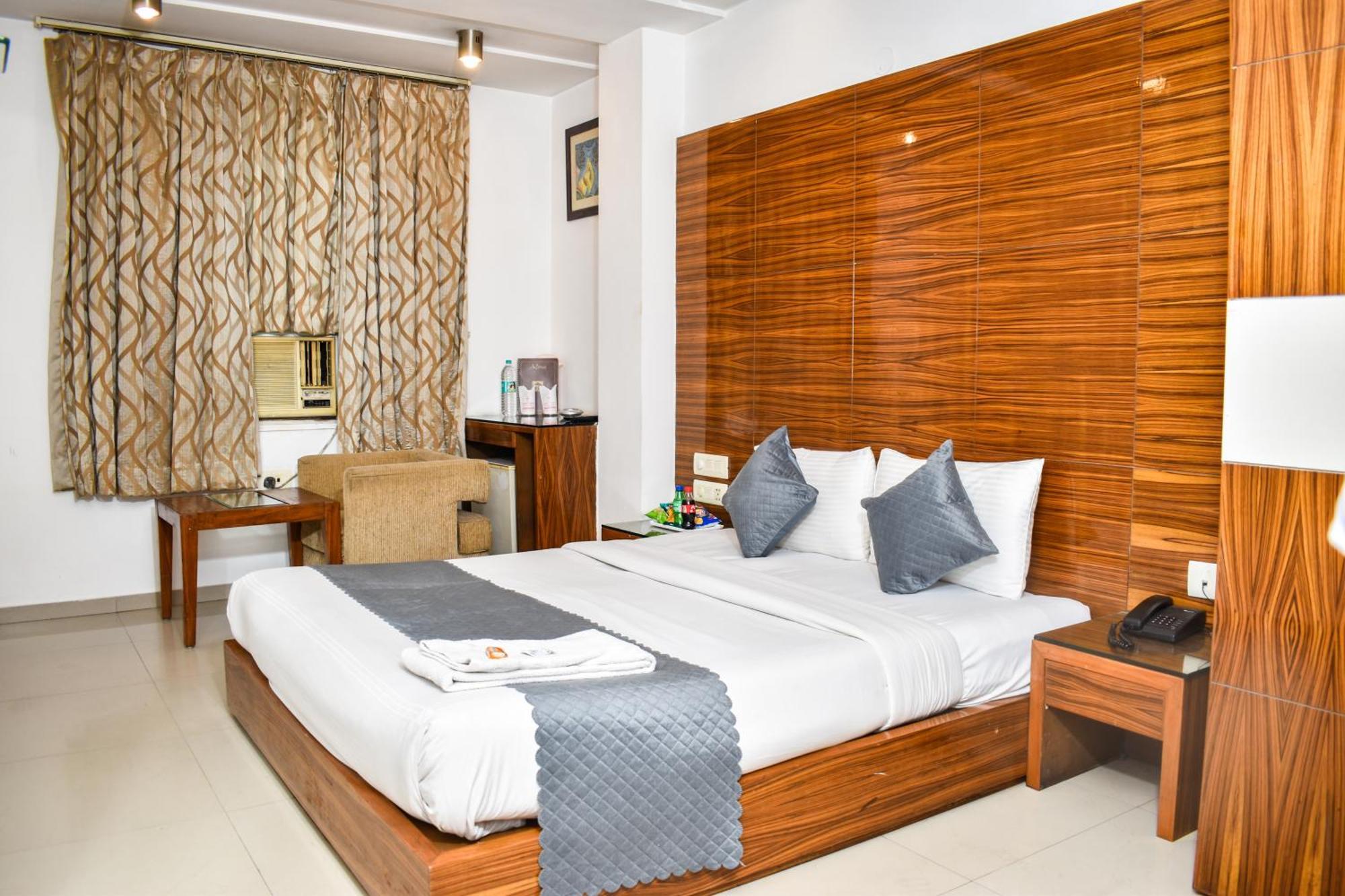 Hotel Chanchal Continental - 02 Mins From New Delhi Railway Station エクステリア 写真