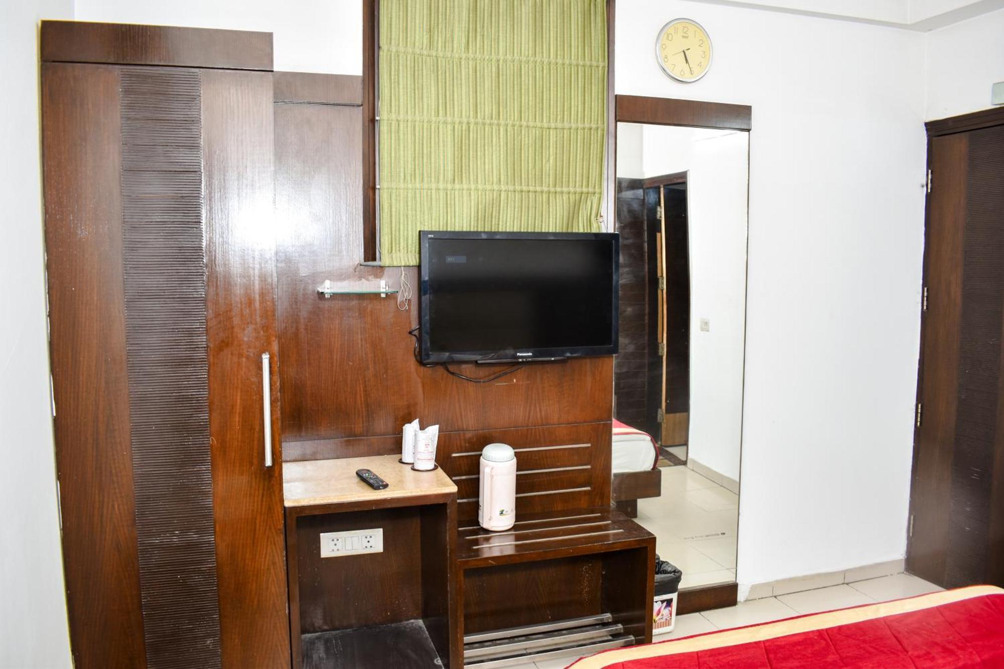 Hotel Chanchal Continental - 02 Mins From New Delhi Railway Station エクステリア 写真