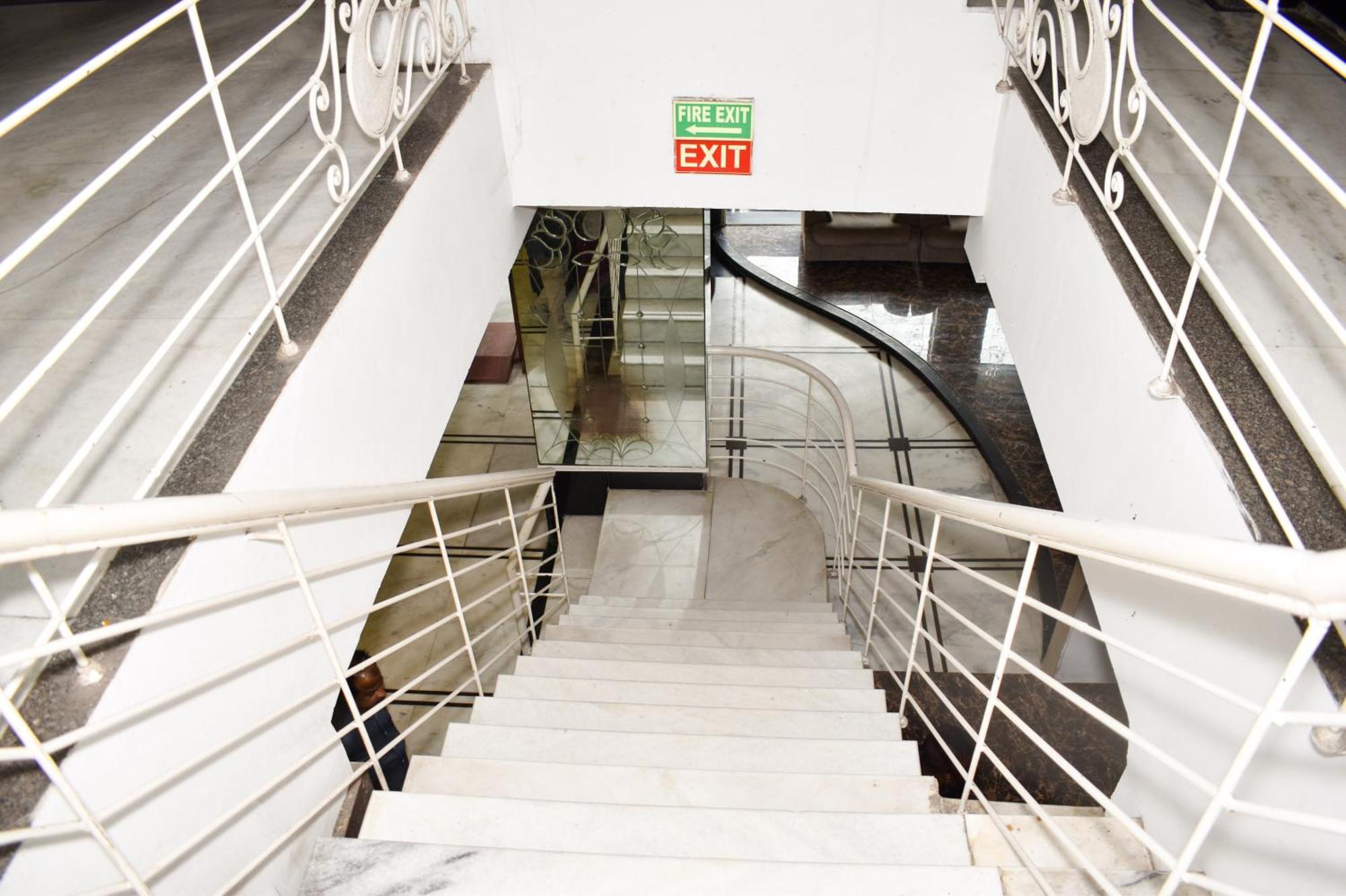 Hotel Chanchal Continental - 02 Mins From New Delhi Railway Station エクステリア 写真