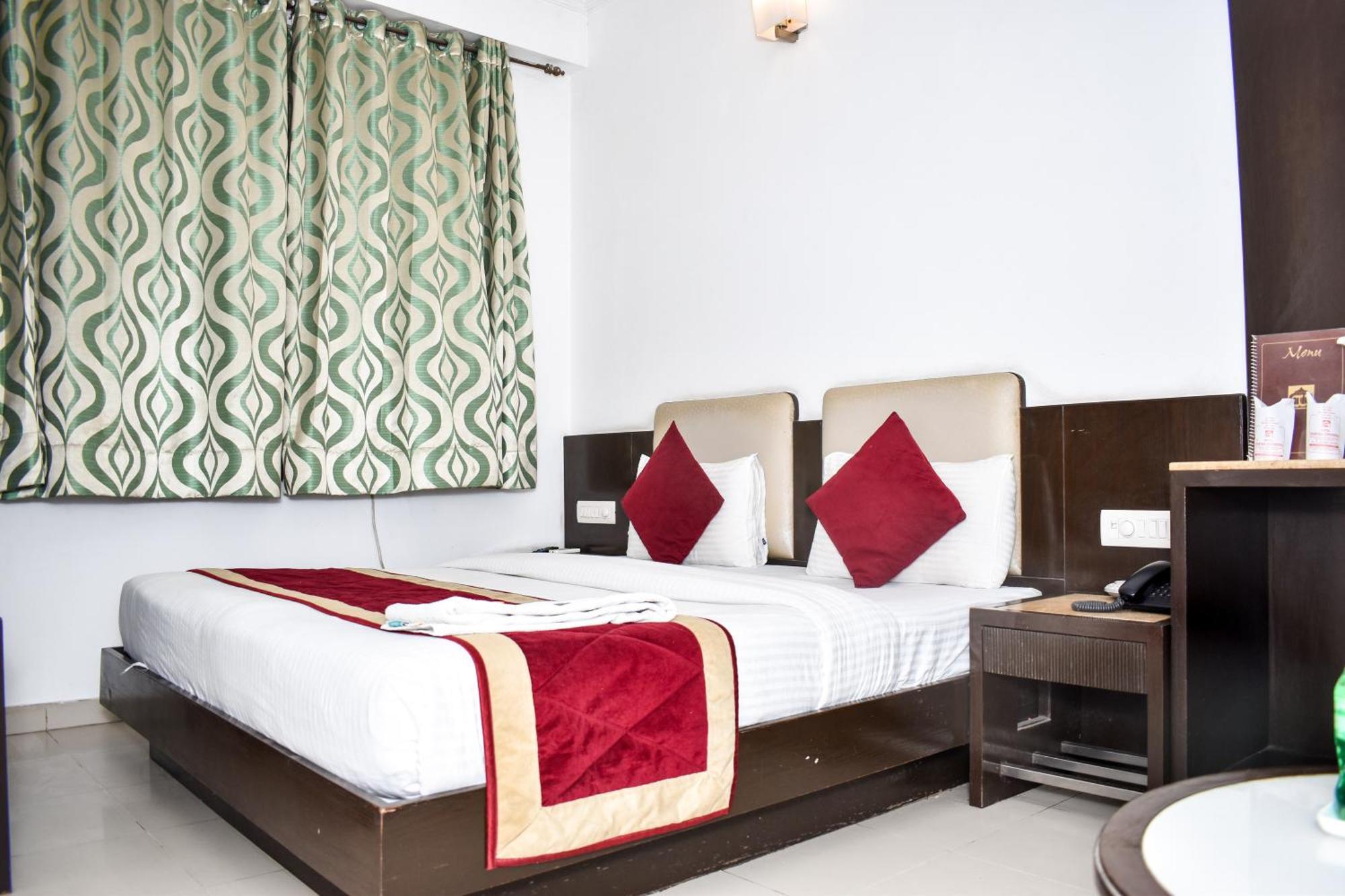 Hotel Chanchal Continental - 02 Mins From New Delhi Railway Station エクステリア 写真