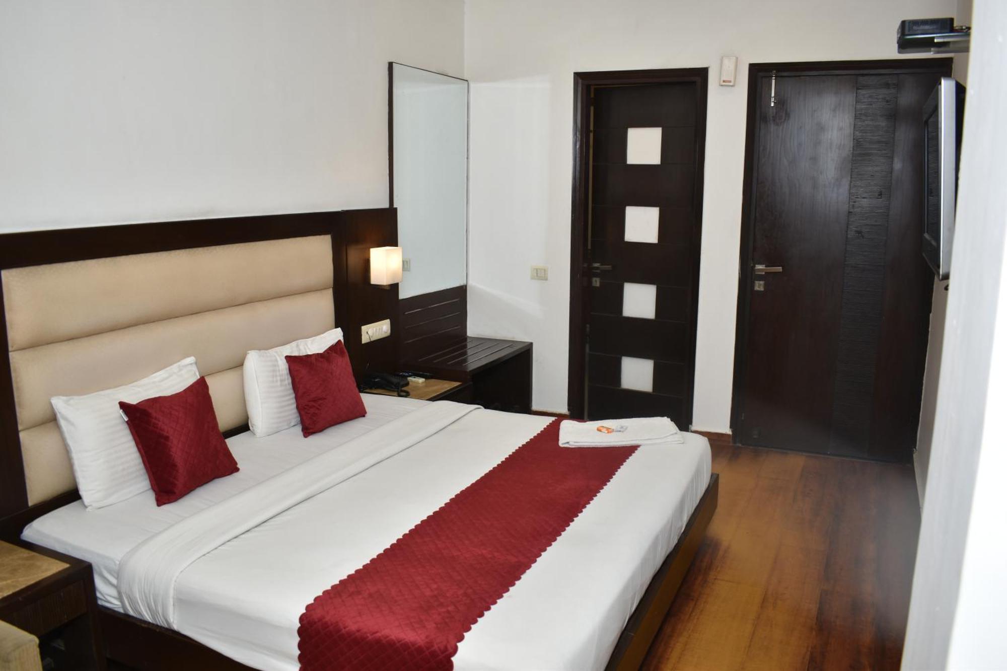 Hotel Chanchal Continental - 02 Mins From New Delhi Railway Station エクステリア 写真