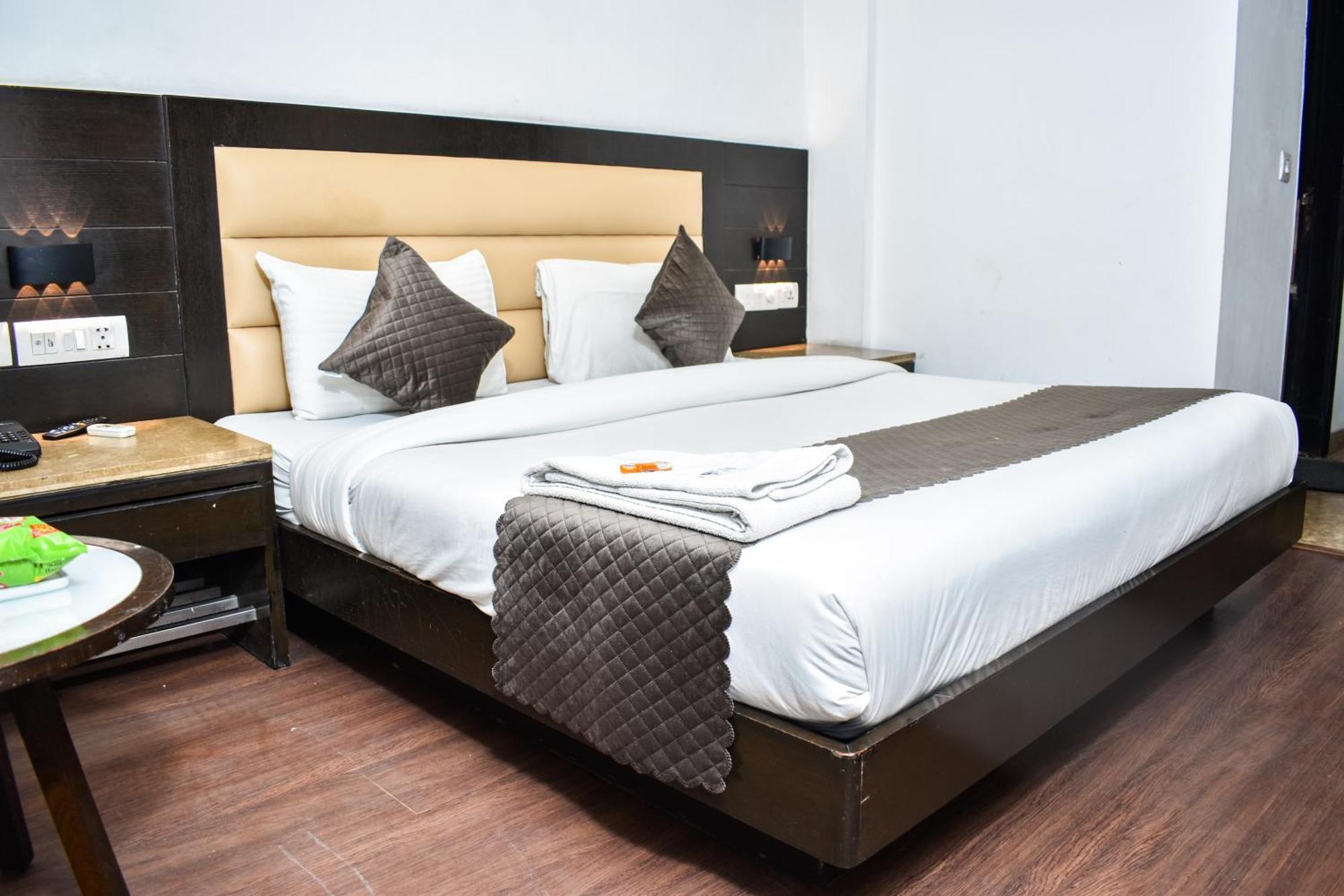 Hotel Chanchal Continental - 02 Mins From New Delhi Railway Station エクステリア 写真
