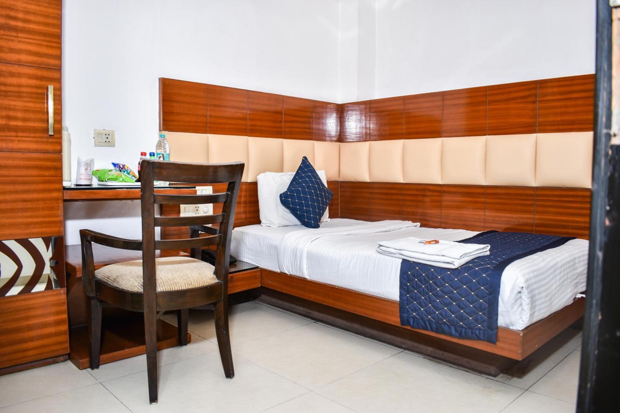 Hotel Chanchal Continental - 02 Mins From New Delhi Railway Station エクステリア 写真