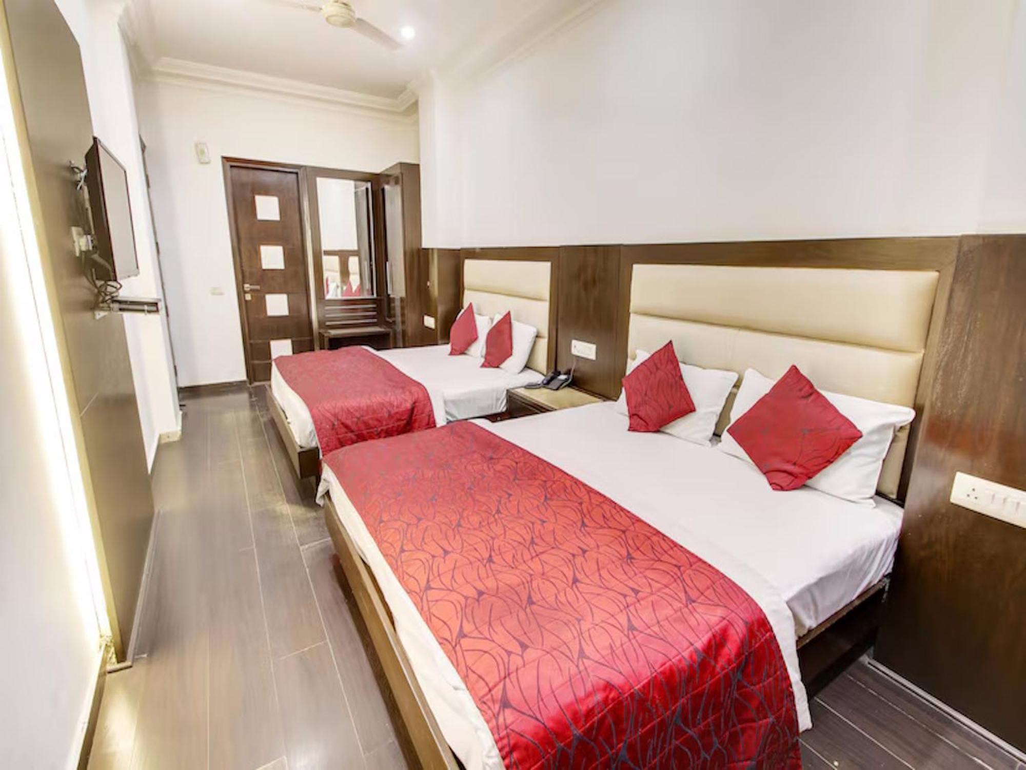 Hotel Chanchal Continental - 02 Mins From New Delhi Railway Station エクステリア 写真