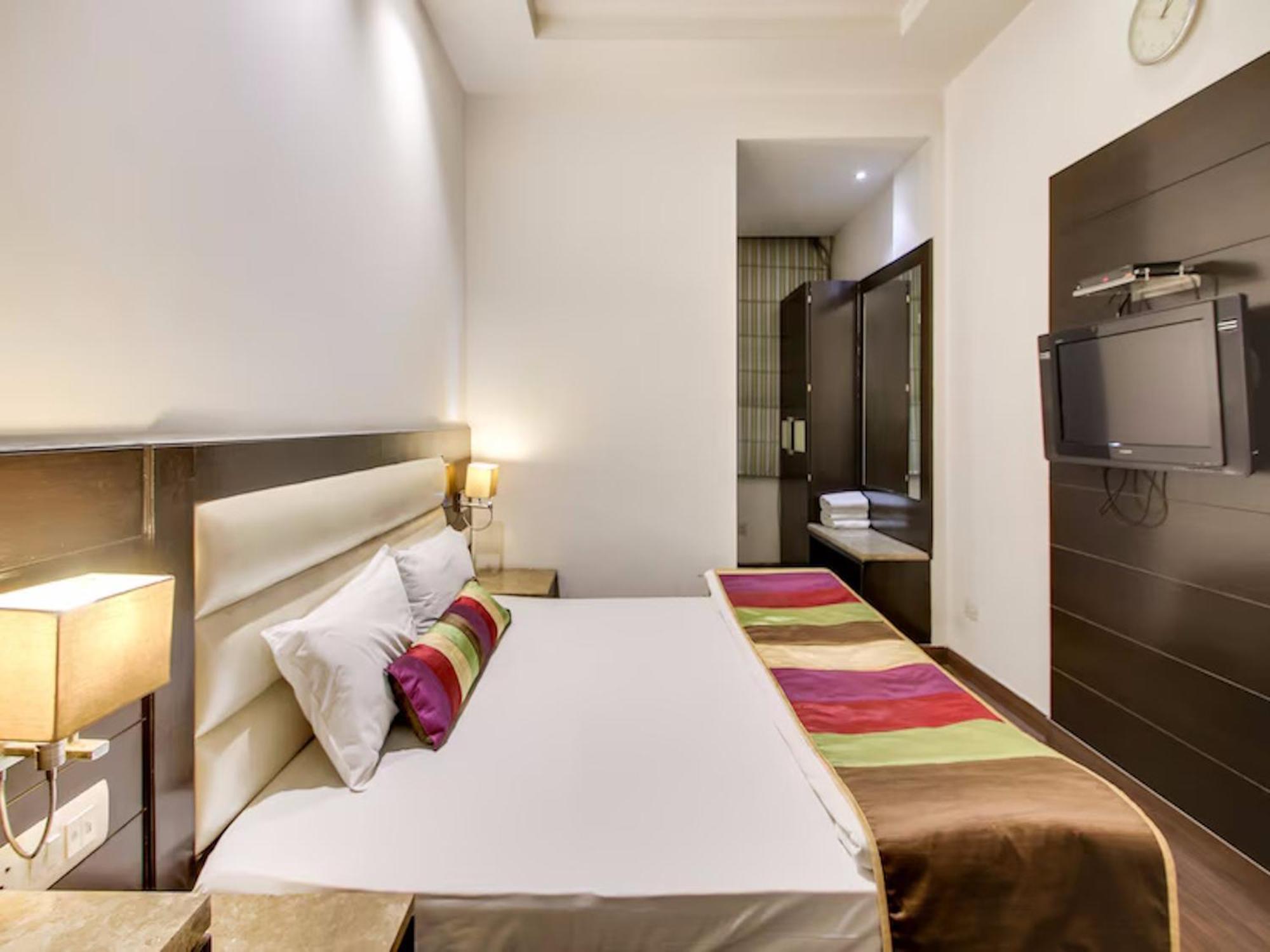 Hotel Chanchal Continental - 02 Mins From New Delhi Railway Station エクステリア 写真