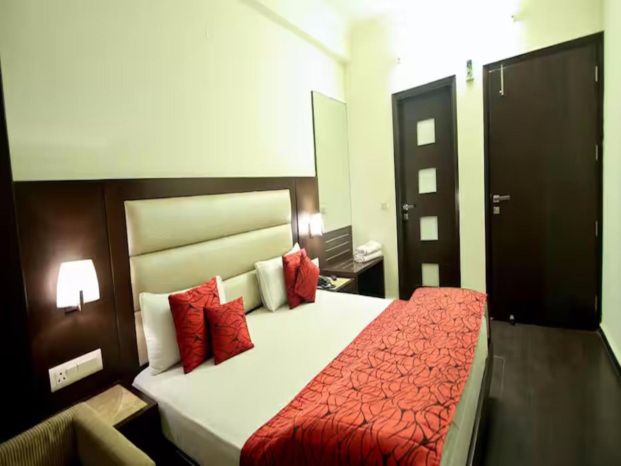 Hotel Chanchal Continental - 02 Mins From New Delhi Railway Station エクステリア 写真