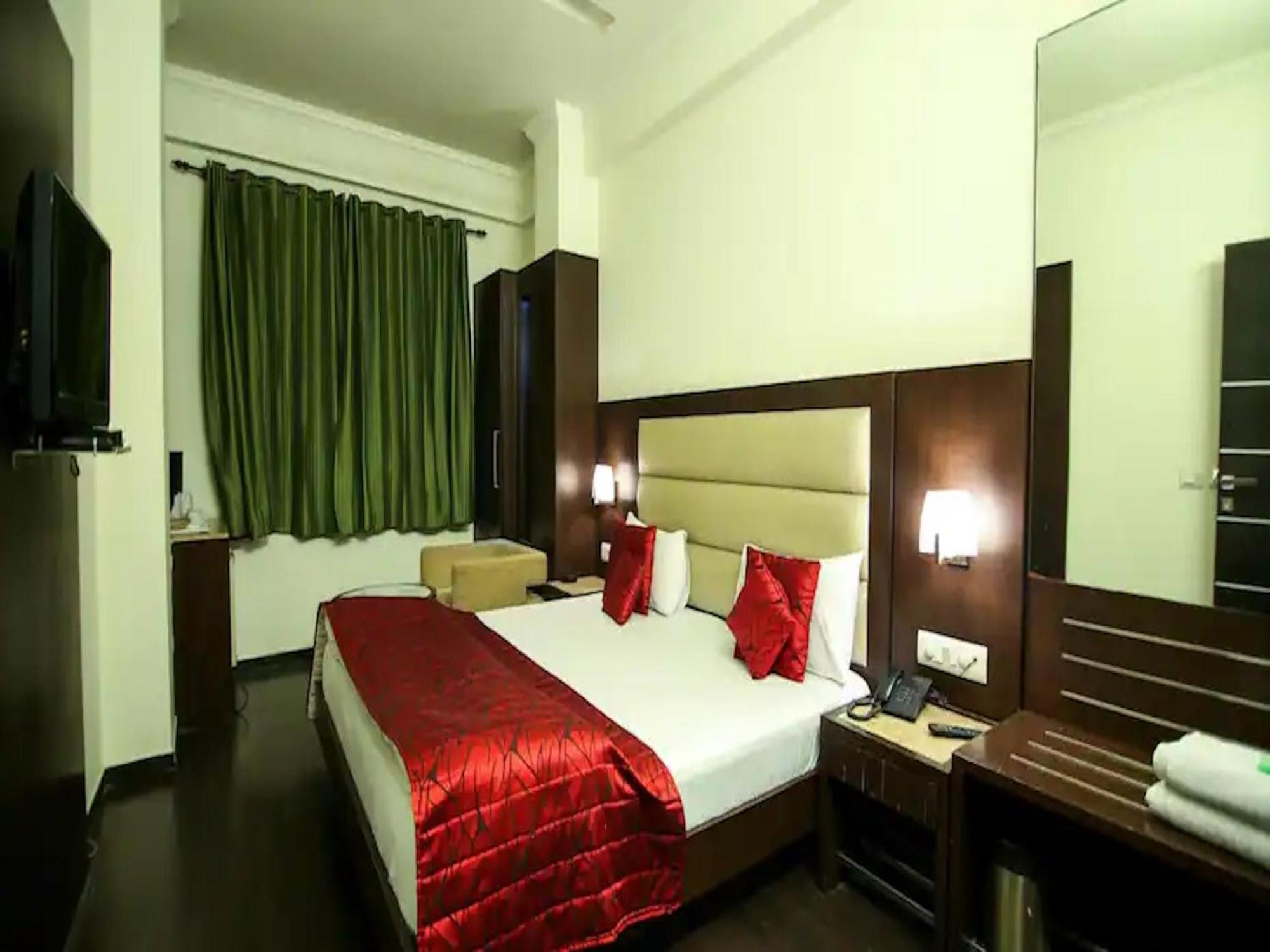 Hotel Chanchal Continental - 02 Mins From New Delhi Railway Station エクステリア 写真